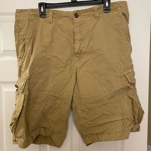 American Eagle mens tan cargo shorts size 38